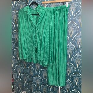 Two piece green plisse set